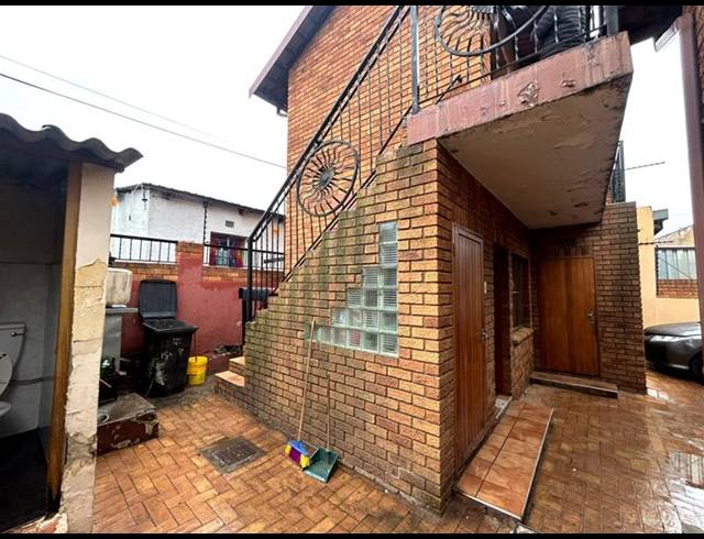 2 BEDROOM HOUSE FOR SALE IN MEADOWLANDS
